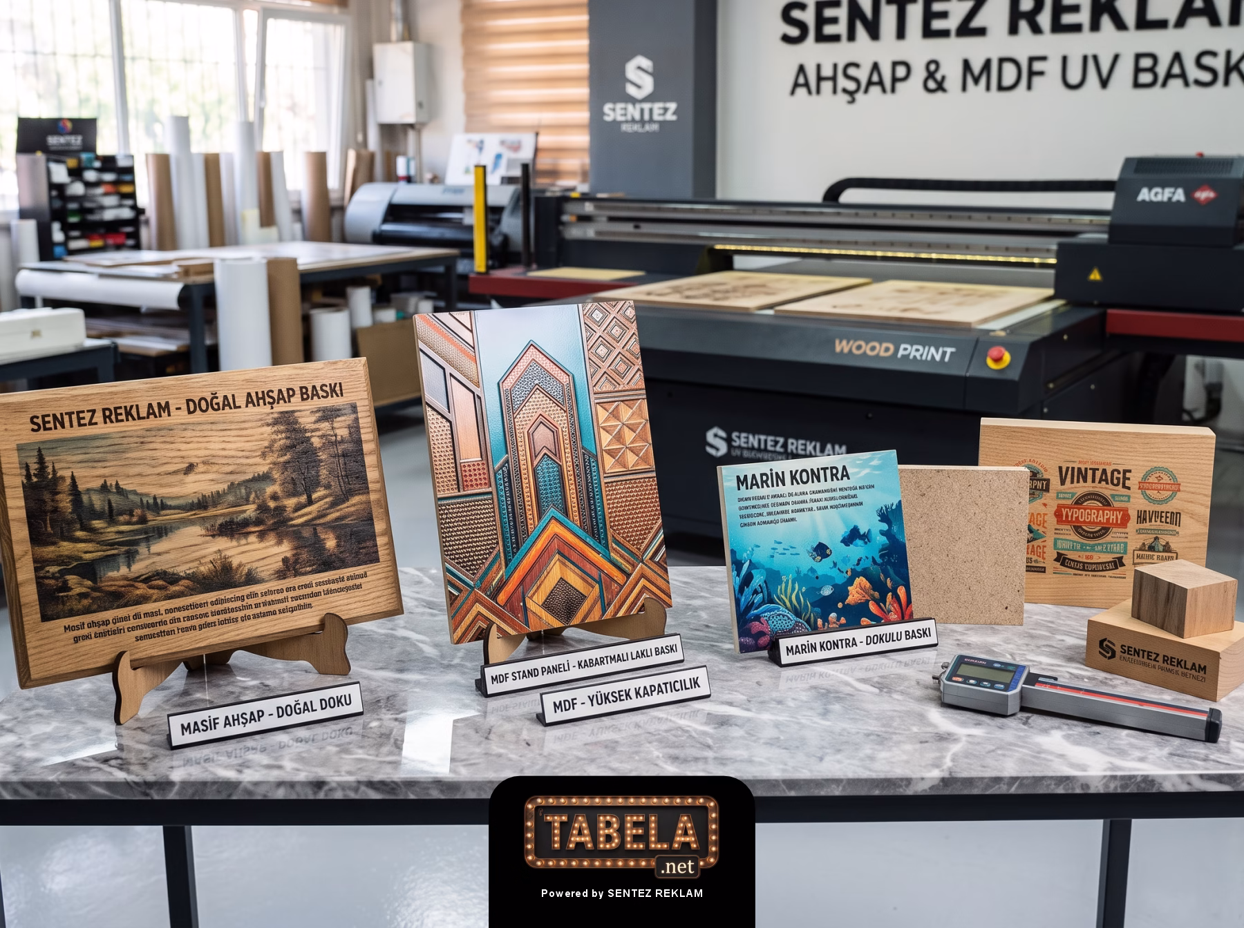 Sentez Reklam'da masif ahşap, Marin Kontra ve kabartmalı laklı MDF üzerine dokulu UV baskı numuneleri.