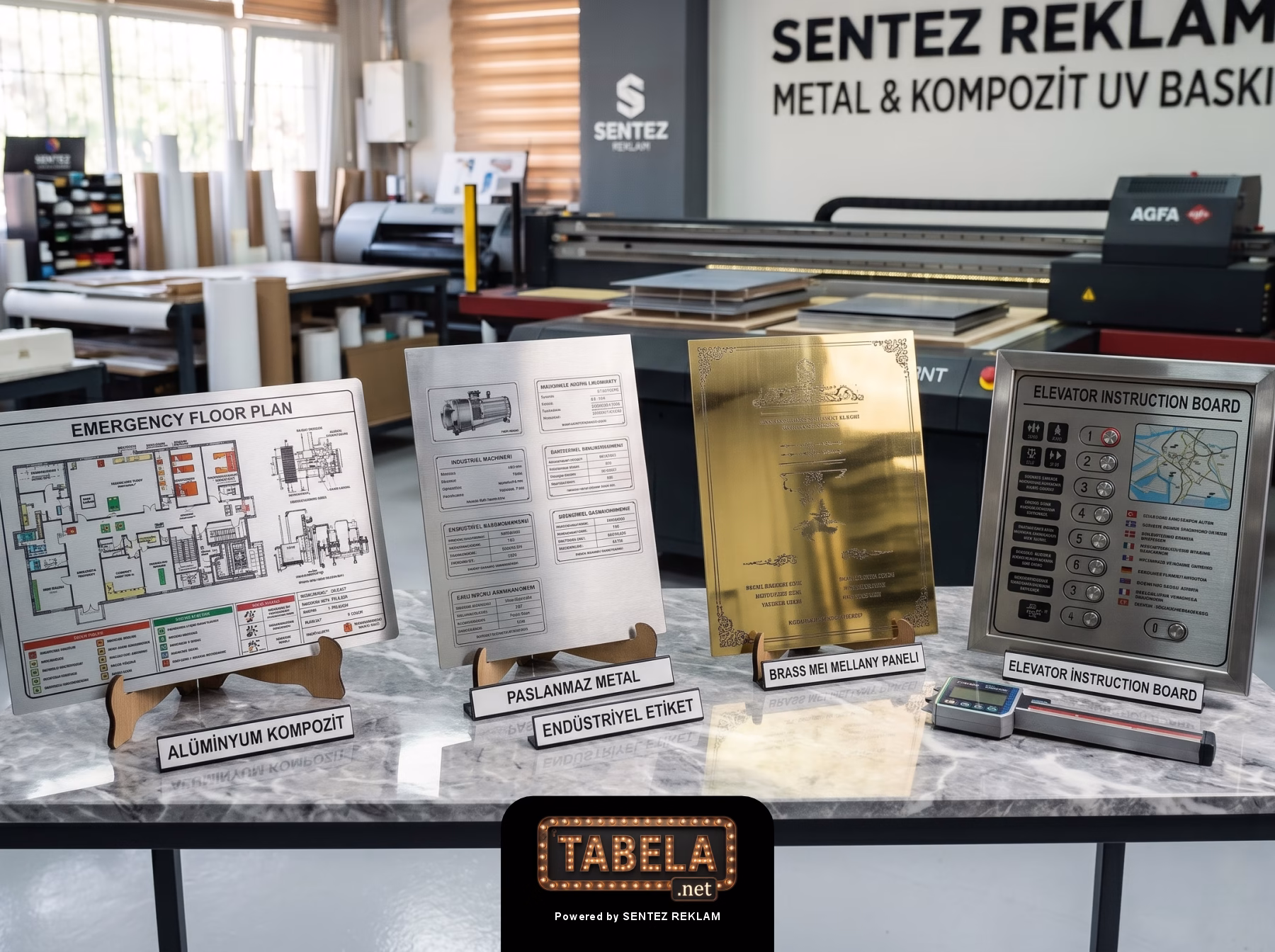 Paslanmaz metal, alüminyum kompozit panel ve makine etiketleri üzerine endüstriyel UV baskı numuneleri